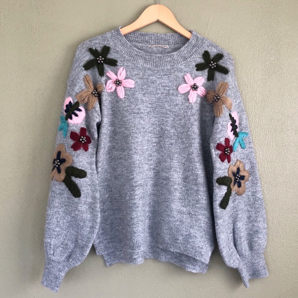 30% Wool Embroidered Floral Sweater